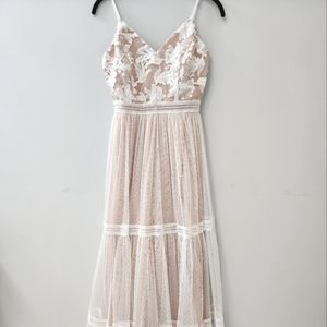 Like New Lulus Cream and White Maxi Dress XS